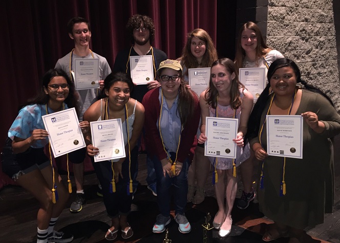 2017 senior Thespians (sized)